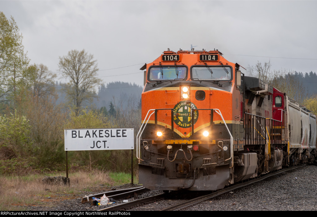 BNSF 1104